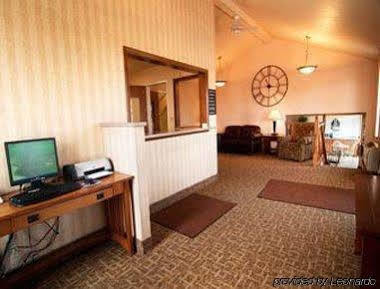 Super 8 By Wyndham Havre Hotel Exterior photo